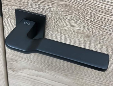 Klamka Bali KBLA S BOO szyld kwadratowy slim Italian Design