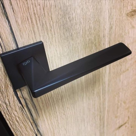 Klamka Diamond Fit KDF B00 szyld kwadratowy czarny Infinity Line