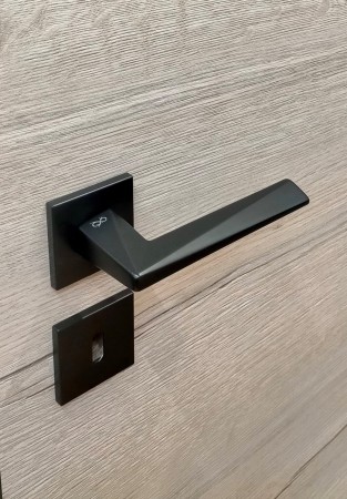 Klamka Diamond Fit KDF B00 szyld kwadratowy czarny Infinity Line