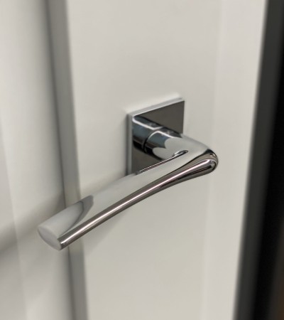 Klamka VENTO KVNO S 7OO chrom połysk szyld kwadratowy slim Italian Design