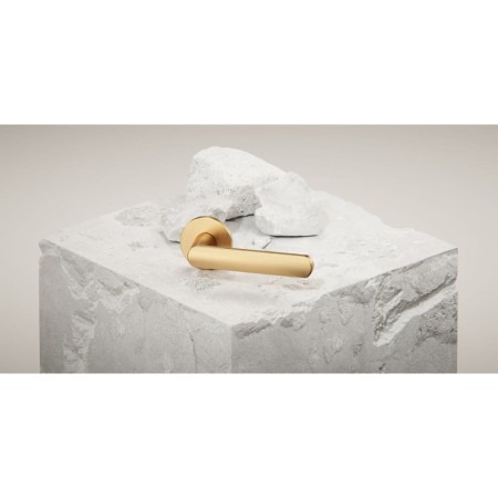 Klamka Icona slim mosiądz matowy szyld okrągły Corona