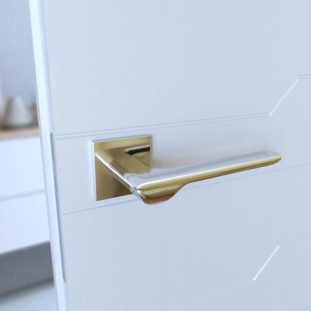 Klamka Linea KLIN S 700 chrom - połysk szyld kwadratowy slim Italian Design