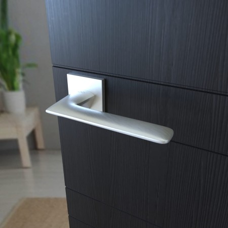 Klamka Giulietta KGUL S M700 chrom mat szyld kwadratowy slim Italian Design