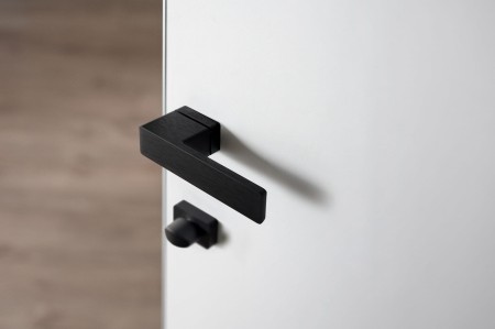 Klamka + klamka Libera AXA drzwi wewnętrzne F8 czarna z rozetą WC