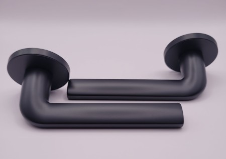 Klamka Scandi Slim szyld płaski okrągły, czarna Corona