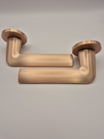 Klamka Stinger KSR O M M00 rozeta okrągła miedź - mat Infinity Line