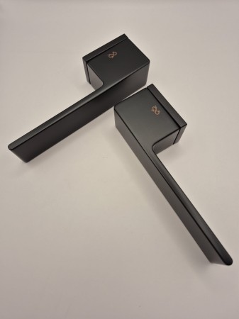 Klamka Polo KPOL B00 szyld RRT czarna Italian Design