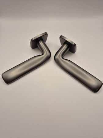 Klamka Flat R82F szyld kwadratowy zaoblony antracyt VDS