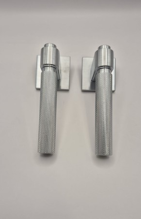 Klamka Granada Fit R67F szyld kwadratowy chrom szczotkowany VDS