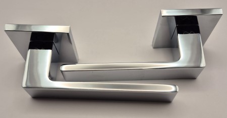 Klamka Apollo FIT KAF 700 szyld kwadratowy chrom połysk Infinity Line