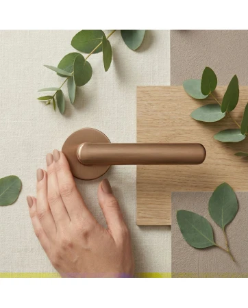 klamka-icona-r-slim-corona-szyld-okragly-braz-mat (3).jpg