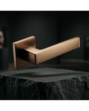 Klamka Focus Slim szyld płaski kwadratowy, brąz matowy Corona