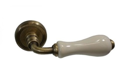 Klamka Ottocento porcelana gładka kremowa szyld okrągły brązowy przecierany
