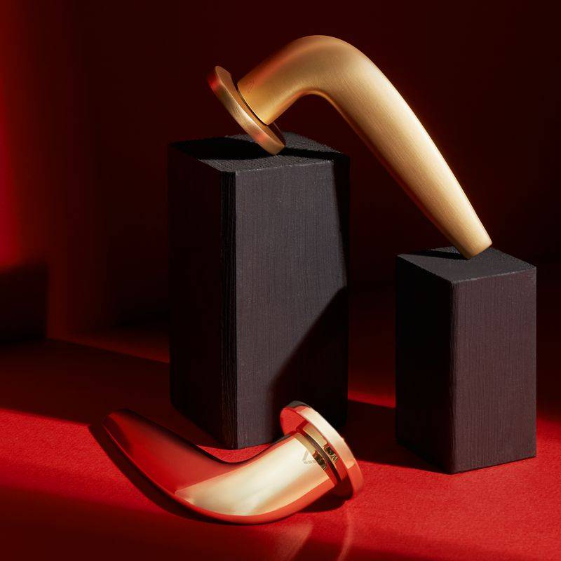 Klamka Julia Fit złoty satyna szyld okrągły VDS