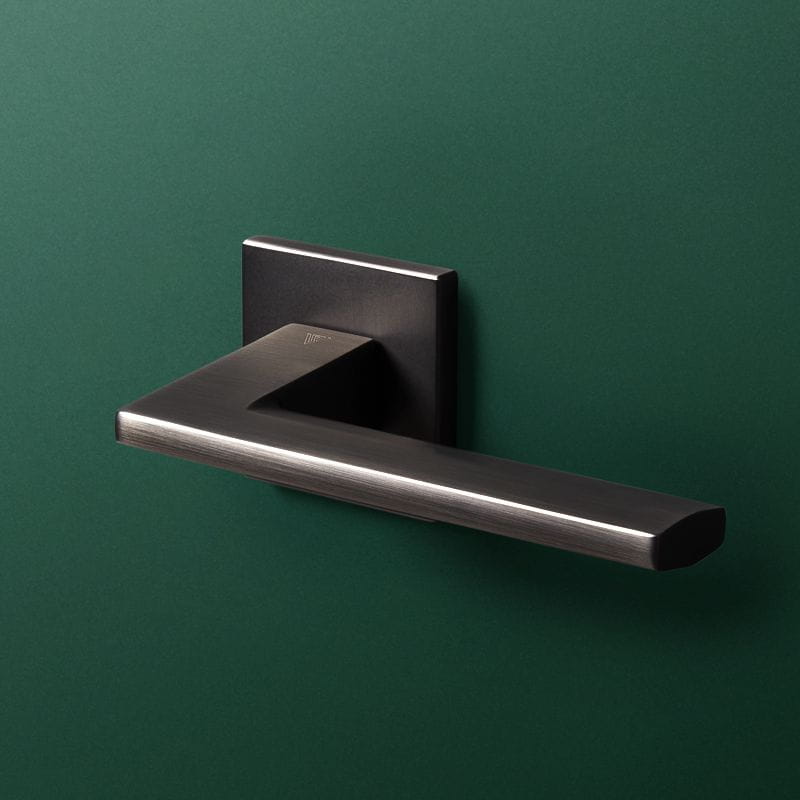 Klamka Flavio Fit rozeta kwadratowa R67F antracyt VDS