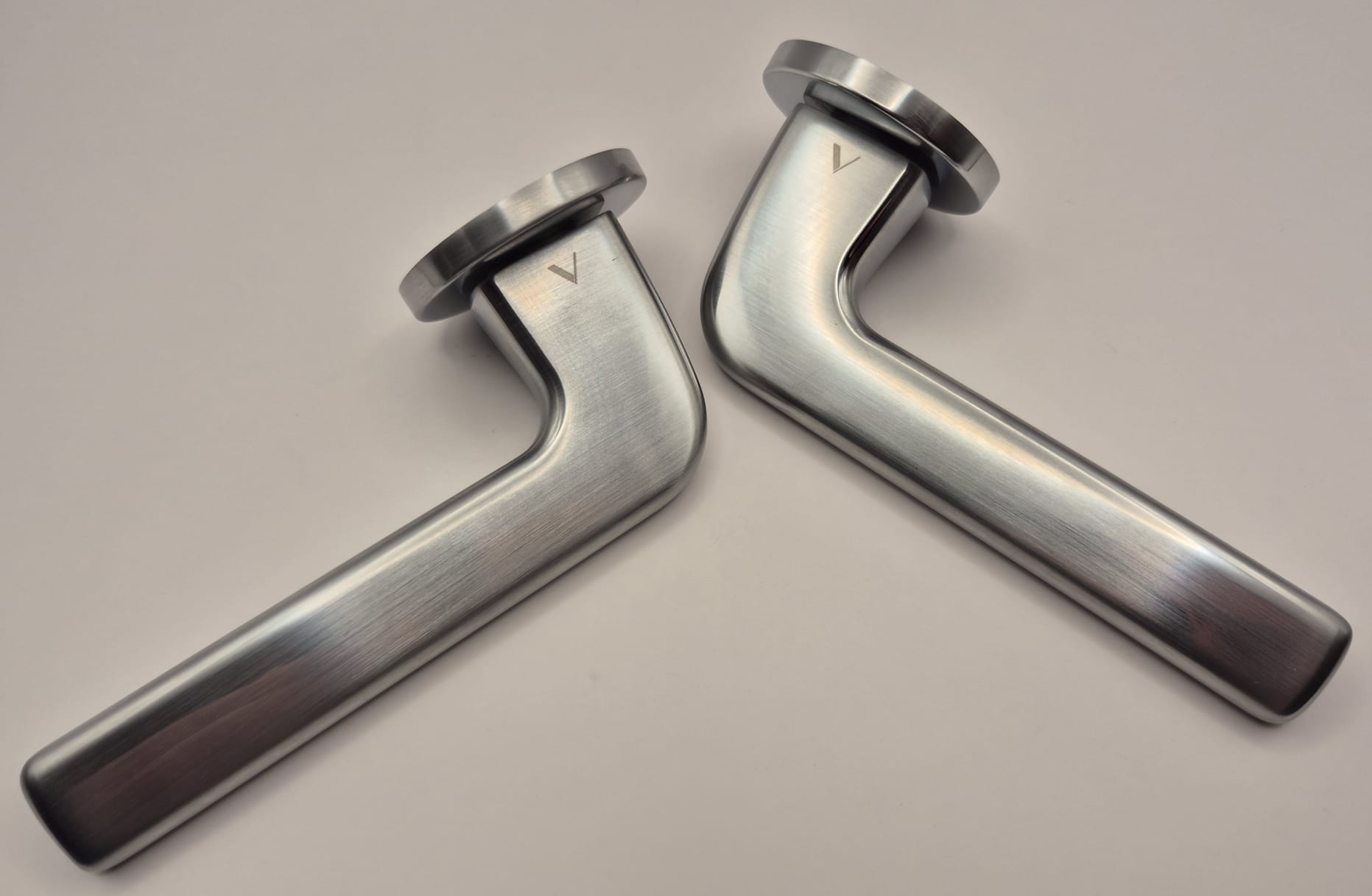 Klamka DIVO FIT chrom-satyna szyld okrągły VDS